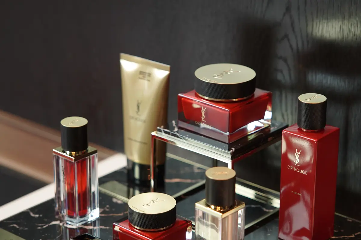 Lawan Penuaan Dini Melalui Perawatan Ekstra Premium dari YSL dengan Ekstrak Putik Saffron
