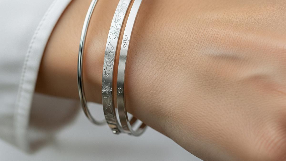 9 Model Gelang Keroncong Emas Putih Terbaru yang Unik dan Mewah, Tampil Makin Elegan