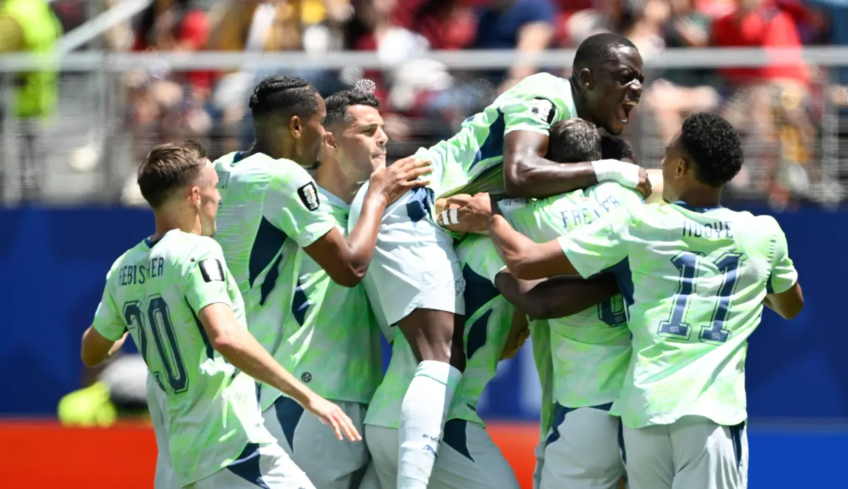 Gol Swiss dicetak Breel Embolo melalui eksekusi penalti pada babak pertama. (AP Photo/Eakin Howard)