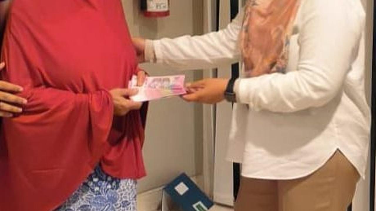 Viral Ibu Menangis Uang Arisan Belasan Juta Ludes Terbakar, sampai Disorot Anak Presiden