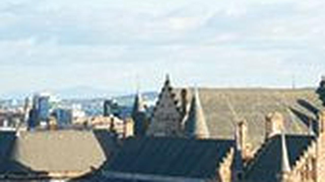 University of Glasglow sendiri adalah universitas tertua keempat di Inggris. Tak hanya itu, University of Glasglow juga merupakan salah satu dari 100 universitas terbaik di dunia.