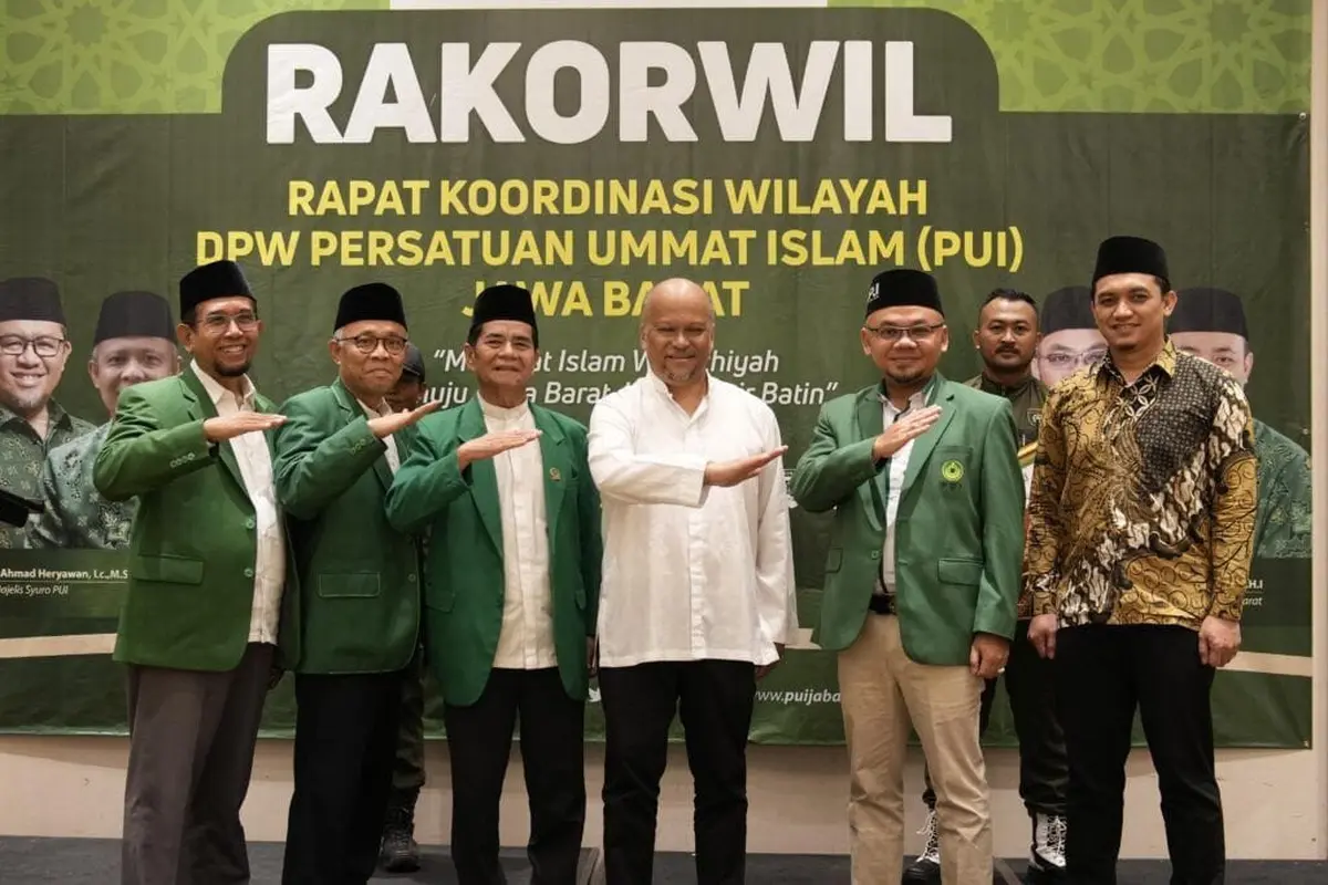 Para pimpinan Organisasi Masyarakat (Ormas) Islam di Jawa Barat secara resmi mendeklarasikan dukungan mereka kepada pasangan calon Gubernur dan Wakil Gubernur Jawa Barat nomor urut 3, Ahmad Syaikhu dan Ilham Habibie (ASIH).