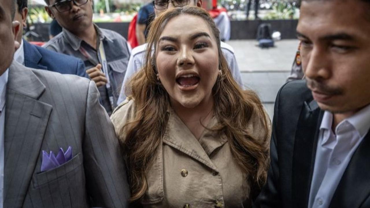 Lisa Mariana Mangkir dari Pemeriksaan sebagai Tersangka, Ternyata Sedang Sakit Tifus