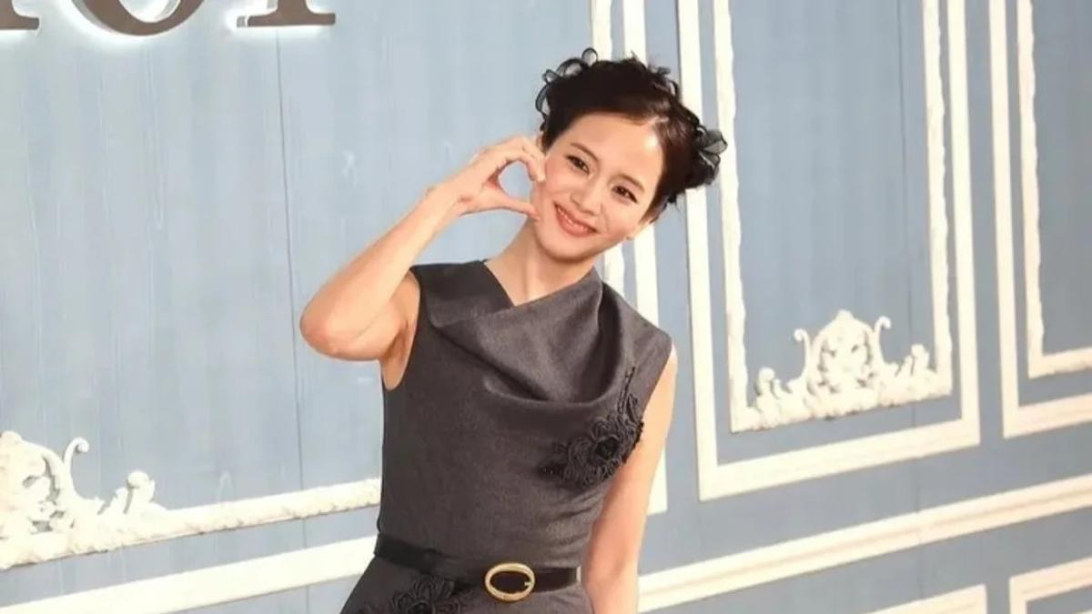Bak Putri Elegan di Hong Kong, Pesona Jisoo BLACKPINK dengan Gaun Dior Ini Jadi Sorotan
