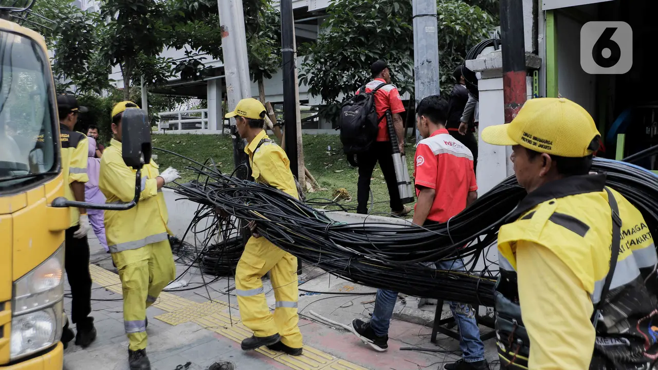 Kabel Utilitas Atas di Jakarta Dibenahi Jelang Penyelenggaraan KTT ASEAN Ke-43
