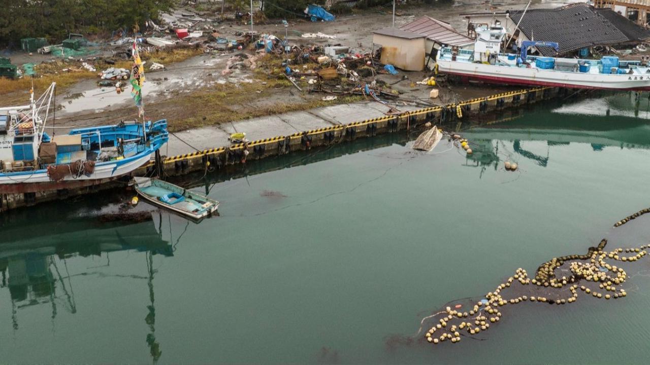 Gempa 7,5 skala Richter mengguncang Jepang telah memicu gelombang tsunami setinggi 1,2 meter.<br><br>Tsunami yang melanda pesisir Jepang pada hari Senin (1/1/2024) lalu itu telah menyebabkan sejumlah kapal berbagai ukuran terdampar di daratan.<br>