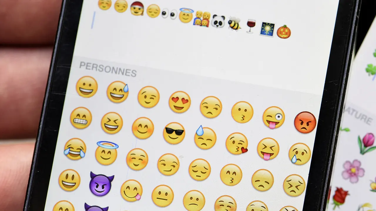 Sering Gunakan Emoji? Bisa Jadi Tanda Sering Bercinta