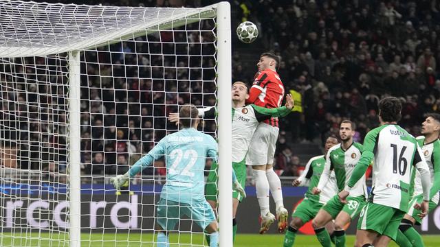 Foto: Momen Santiago Gimenez Tolak Selebrasi setelah Cetak Gol ke Gawang Mantan, AC Milan Malah Tersingkir di Liga Champions