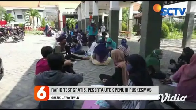 Para peserta ujian tertulis berbasis komputer rela mengantri di Rumah Sakit PKU Muhammadiyah Surabaya. Mereka akan menjalani rapid test, sebagai salah satu syarat untuk bisa mengikuti UTBK Seleksi Bersama Masuk Perguruan Tinggi Negeri.