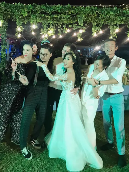 Derby Romero dan Claudia Adinda menjalin hubungan sekitar dua tahun. Demi keseriusannya, Derby telah melamar Adinda pada momen natal tahun lalu. Tahun ini, rencananya keduanya akan meresmikan hubungannya. (Instagram/miss_adinda_mae)