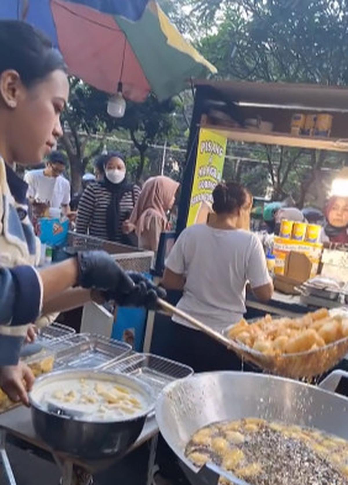 Penghasilan Tukang Gorengan ini 5 kali UMR