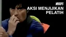 Pelatih Jerman Joachim Loew menjadi sorotan karena tertangkap kamera sedang melakukan aksi yang menjijikkan.