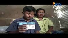 Usianya masih 13 tahun, namun bocah asal Magelang, Jawa Tengah ini torehkan kisah pilu. Saat anak-anak seusianya asyik bermain dan belajar, ia terpaksa putus sekolah demi merawat ibunya yang menderita stroke seorang diri.