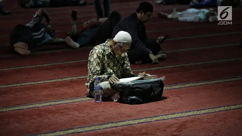 Mengisi Kemuliaan Ramadan dengan Tadarus Alquran di Masjid Istiqlal