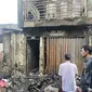 Penampakan lokasi pasca-kebakaran Depo Pertamina Plumpang, Koja, Jakarta Utara, Sabtu (4/3/2023) pagi. Rumah-rumah dan kendaraan warga hangus dilalap api. (Liputan6.com/Muhammad Radityo Priyasmoro)