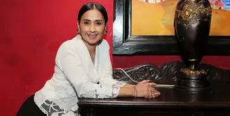 Ayu Laksmi, berhasil memikat para pecinta film lewat perannya sebagai ibu di Pengabdi Setan beberapa waktu lalu. Sosok ibu ternyata menjadi berkah bagi Ayu dalam kariernya di dunia perfilman. (Deki Prayoga/Bintang.com)