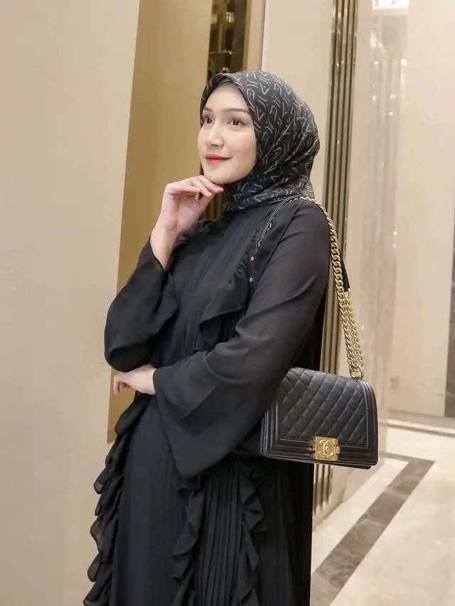 Melody Prima pemain sinetron yang lama vakum kini umumkan resmi cerai (Foto: Instagram melodyprima)