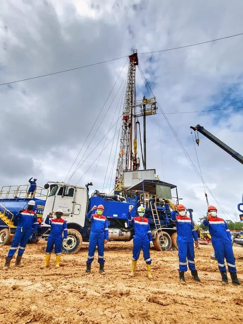 Tepat satu hari jelang peringatan HUT RI ke-76, PT Pertamina Hulu Rokan melakukan tajak sumur keenam, yakni sumur Duri #3R-52B menggunakan Rig ACS-19. (Dok Pertamina)