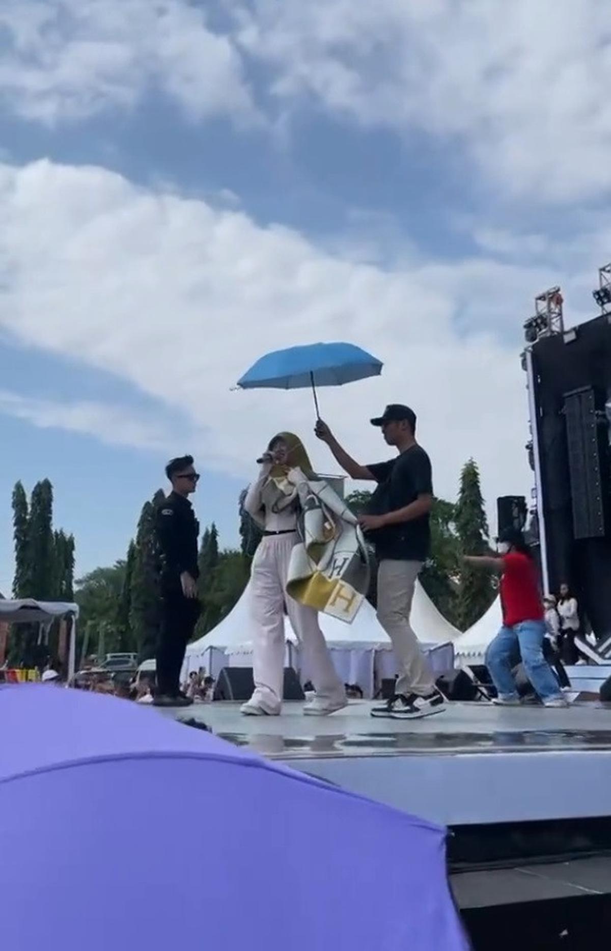 Momen Rekaman Happy Asmara Viral di TikTok