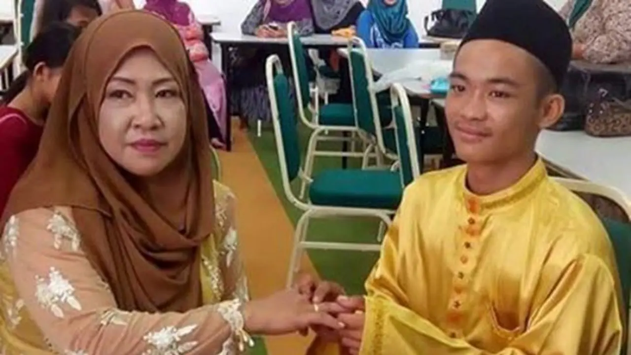 Beda Usia 24 Tahun, Remaja Ini Nikahi Wanita Seusia Ibunya