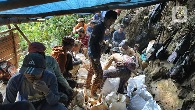 Kehidupan Penambang Emas di Citorek