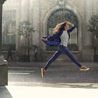 Untuk menyambut tren 2018, Uniqlo sebagai salah ritel pakaian terbesar dunia mempunyai koleksi celana jeans dengan berbagai macam varian