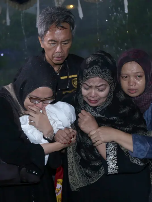 Di hari yang sama Sutan menghembuskan napas terakhirnya, Jenazah dikebumikan di Pemakaman Giri Tama, Tonjong, Kabupaten Bogor, Sabtu (19/11) pukul 16.00 WIB. (Bambang E. Ros/Bintang.com)