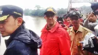 Gubernur DKI Jakarta Anies Baswedan menyambangi Bendung Katulampa (Liputan6.com/ Delvira Chaerani Hutabarat)