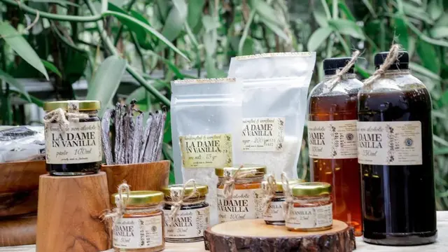 La Dame in Vanilla merupakan salah satu UMKM yang memproduksi dan pelopor ekstrak vanila halal untuk dapat berbagi kecintaan vanila asli kepada masyarakat Indonesia dan dunia.