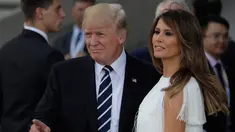 Presiden AS, Donald Trump didampingi istrinya Melania tiba pada hari pertama KTT G-20 di Hamburg, Jerman utara, Jumat, (7/7). Sejumlah pemimpin negara berkumpul dalam KTT G20 pada 7-8 Juli 2017. (AP Photo/Markus Schreiber)