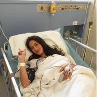 Pevita Pearce menjalani operasi tumor payudara di Malaysia (Instagram/@pevpearce)