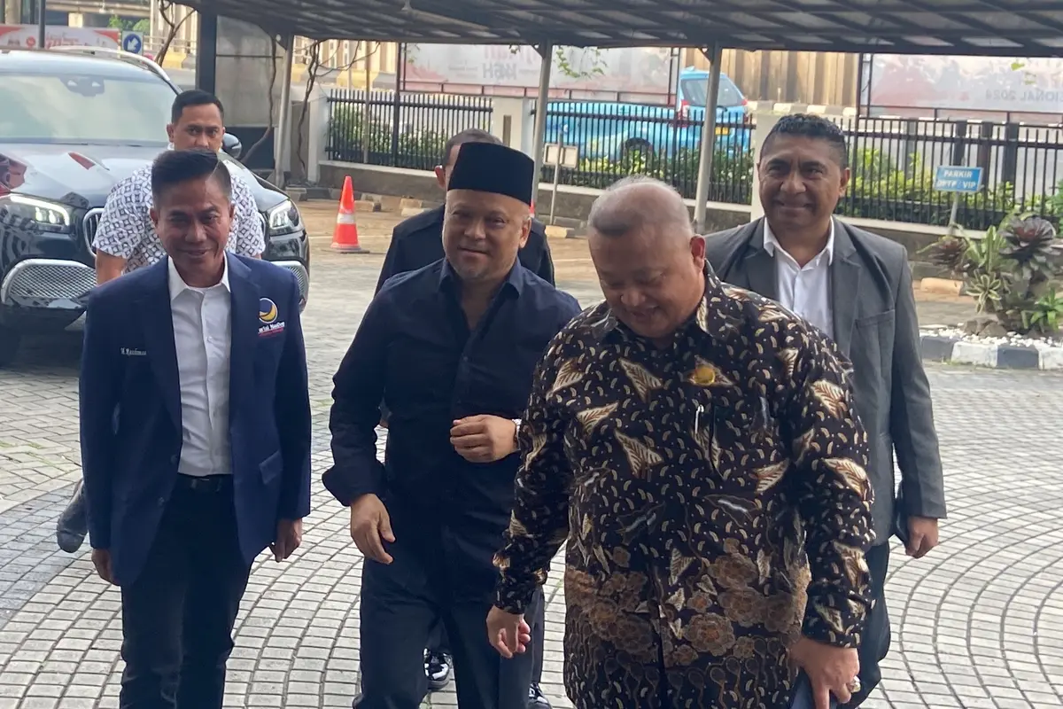 Bakal calon gubernur Jawa Barat yang diusung Partai NasDem, Ilham Habibie menyambangi Kantor DPP PKS Jalan TB Simatupang, Jakarta Selatan, Kamis (18/7/2024).