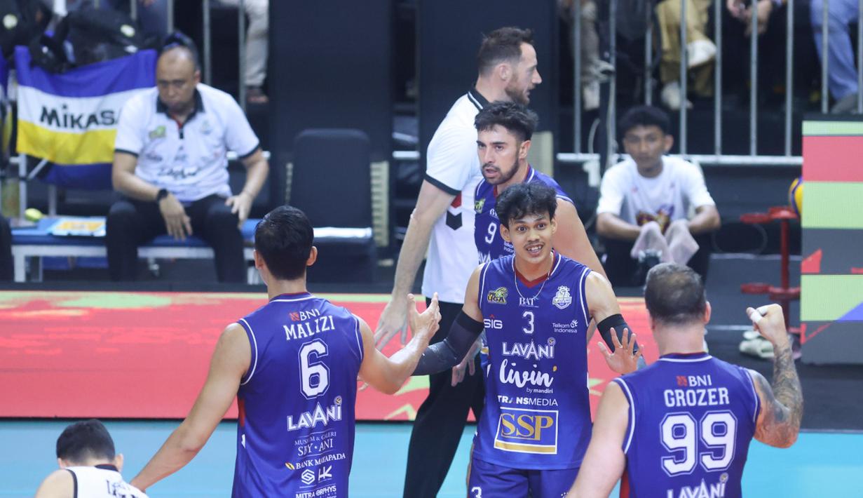 Selain trofi juara, LavAni juga berhak atas hadiah pembinaan sebesar Rp400 juta. Adapun Bhayangkara Presisi yang finis di peringkat kedua membawa pulang Rp250 juta. (Dok. PBVSI)