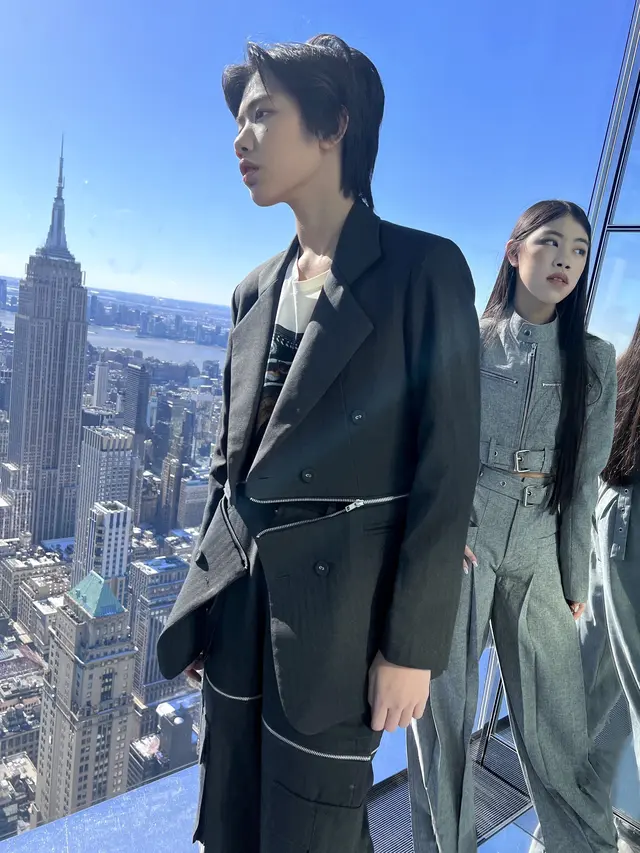 10 Potret Gaya Fashion Edgy Mischka-Devon yang jadi Idola Remaja