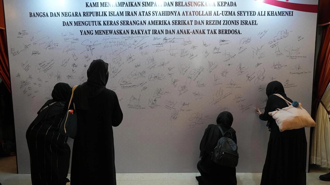 FOTO: Doa Bersama untuk Ayatollah Ali Khamenei Digelar di Jakarta