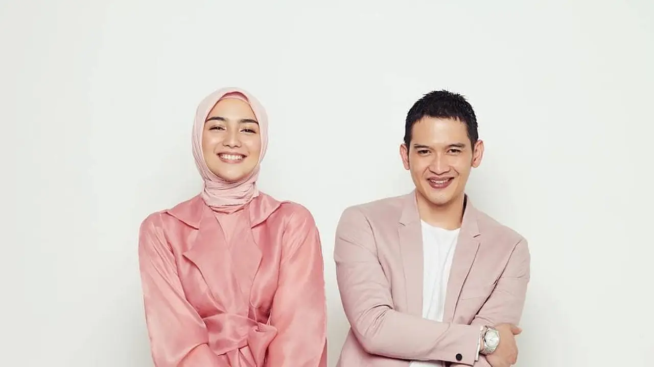 7 Potret Prewedding Citra Kirana dan Rezky Aditya dengan Suasana