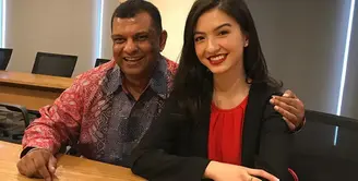 Pemeran dan penyanyi cantik Raline Shah diangkat menjadi Komisaris Independen Air Asia Indonesia. Perempuan yang mengawali kariernya dari modeling itu diharapkan bisa membawa perusahaan lebih baik. (Instargam/tonyfernandes)