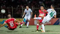 Persebaya Surabaya meraih kemenangan 3-1 atas Badak Lampung FC di Stadion Sumpah Pemuda, Bandar Lampung, Selasa (20/8/2019). (Bola.com/Aditya Wany)