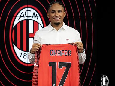 Meski tak sebanyak negara-negara Eropa lainnya yang mempunyai kultur sepak bola kental, nyatanya Swiss juga mampu menyumbang beberapa pemainnya untuk berlaga di liga top Eropa, salah satunya bersama AC Milan. Dalam hampir dua dekade terakhir, tercatat 5 pemain asal Swiss pernah didatangkan Rossoneri. Siapa saja? Berikut daftar kelima pemain tersebut. (sempremilan.com)