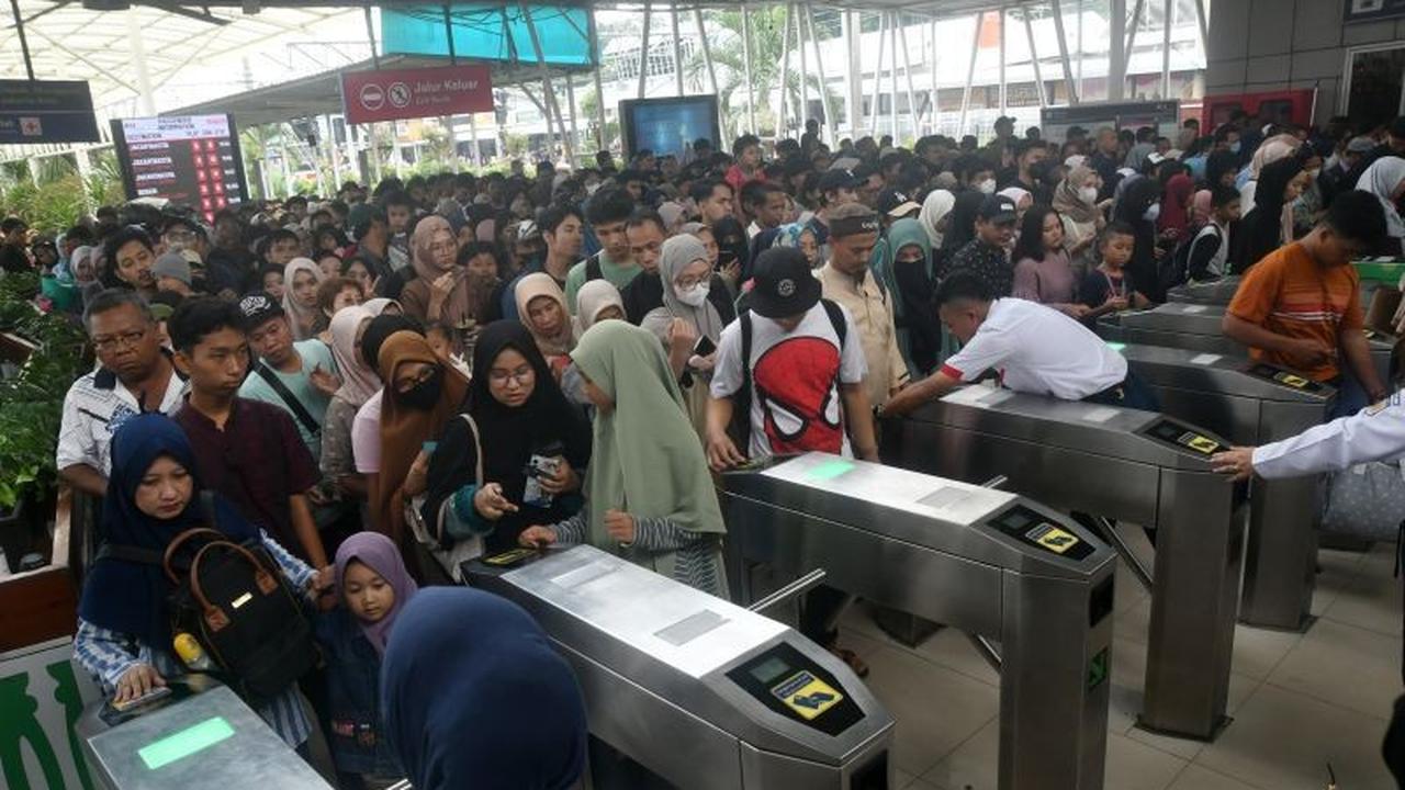WFH Satu Hari Seminggu: Transformasi Budaya Kerja untuk Efisiensi dan Ketahanan Ekonomi Nasional