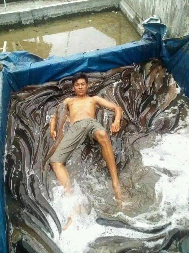 6 Tingkah Santai Orang saat Nikmati Ngabuburit Ini Bikin Ngakak