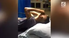 Seorang polisi menangis karena dianiaya oleh seniornya hingga babak belur di beberapa bagian tubuh.