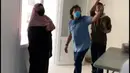Komeng Antar Anak ke Pesantren (Youtube/Cerita Untungs)