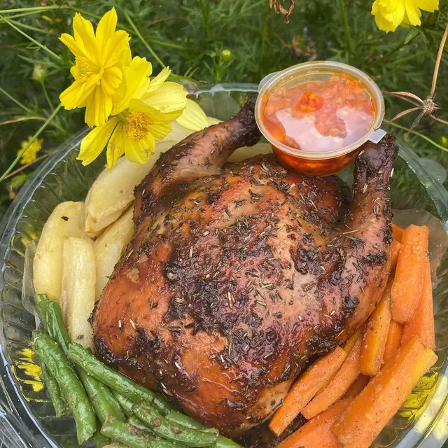 Rendang Khas Padang Jadi Andalan, Intip Lebih Jauh Menu Memanjakan Lidah Lainnya dari Nicole's Homemade