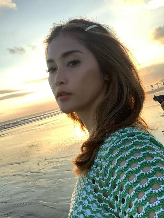 <p>Berstatus sebagai publik figur dengan jumlah pengikut lebih dari 600ribu di Instagram, Eva Anindita kerap membagikan potret OOTD dengan tampilan yang stylish. (FOTO: instagram.com/eva_anindita_zachrie/)</p>