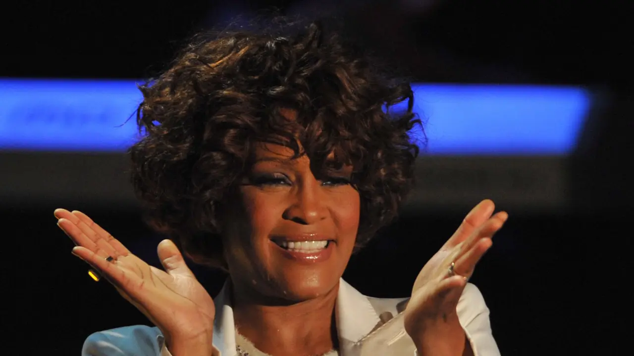 [Bintang] Whitney Houston