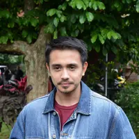 Ajun Perwira memiliki wajah tampan yang membuat para kaum hawa mengaguminya. Ajun Perwira juga sempat dikabarkan dekat dengan berbagai wanita. Namun, pencarian cinta Ajun Perwira akan segera berlabuh pada seorang wanita bernama Jennifer Jill Armand-Supit. (Kapanlagi/Bayu Herdianto)