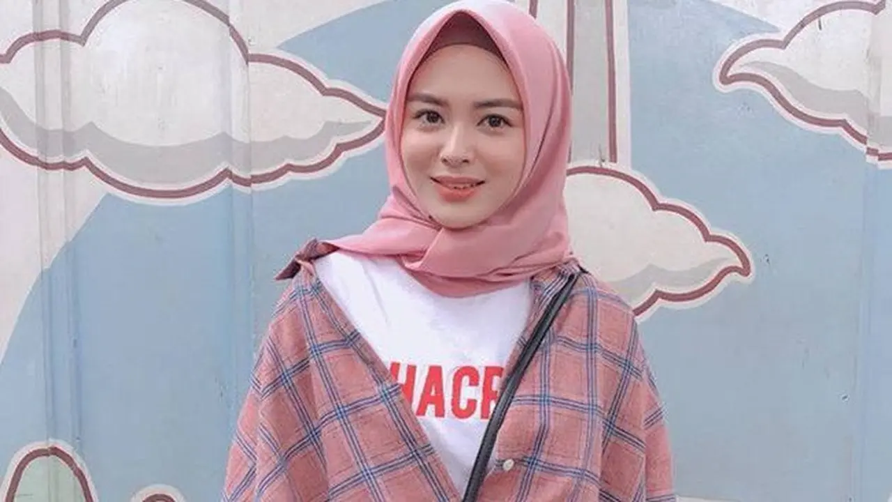 Ayana Moon © instagram.com/xolovelyayana