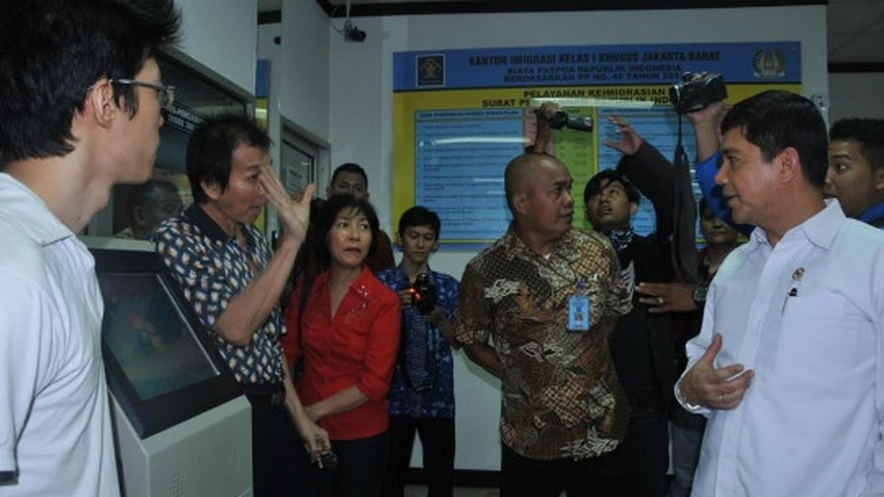 Hari kedua masuk kerja, Menteri Yuddy gelar sidak ke 5 tempat
