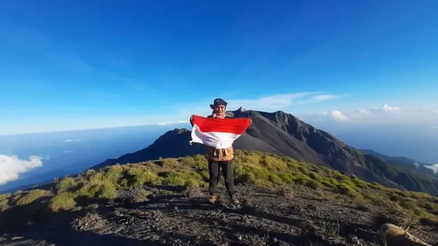 Gunung Sangeang Api di NTB